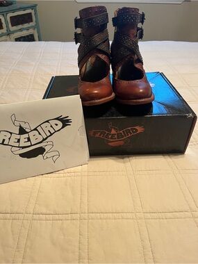 Freebird Saphire  Cognac shoes
New in box. Size 8